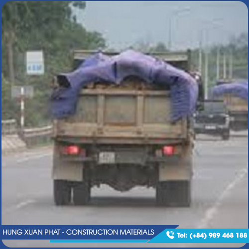 Sand transportation by dump truck